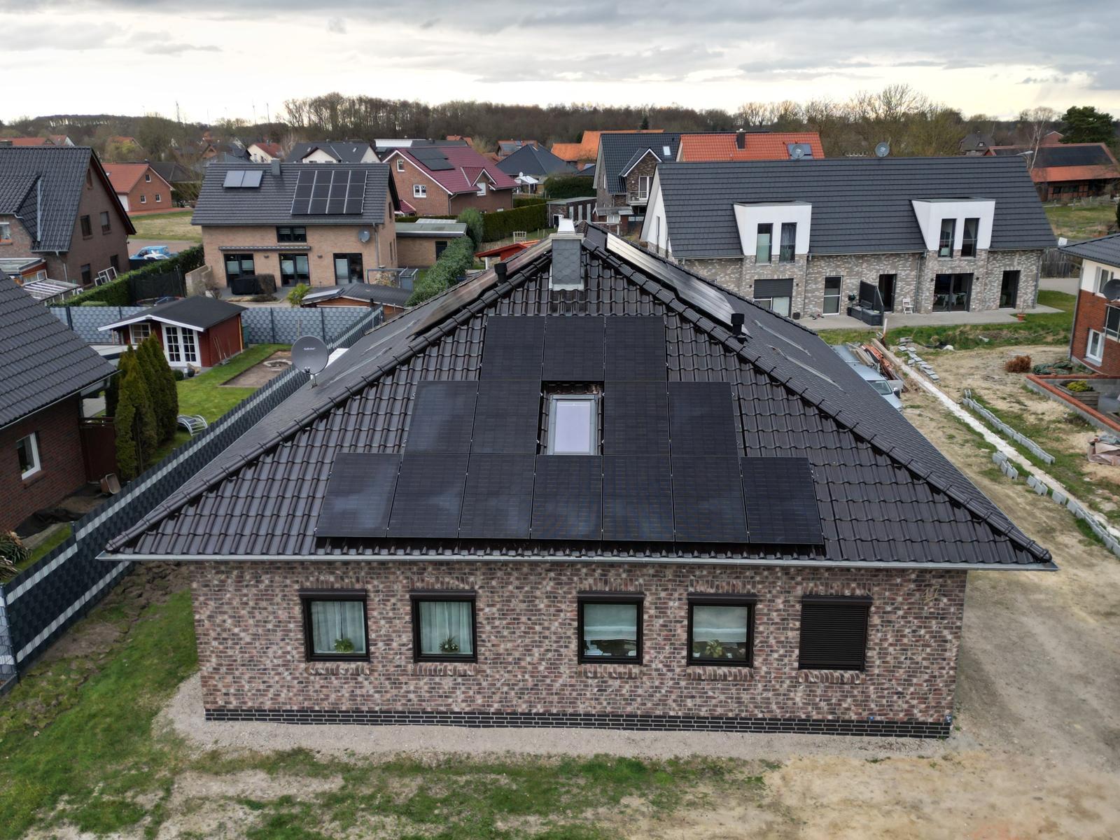 Einfamilienhaus mit Photovoltaikanlage von Dachstromwerk